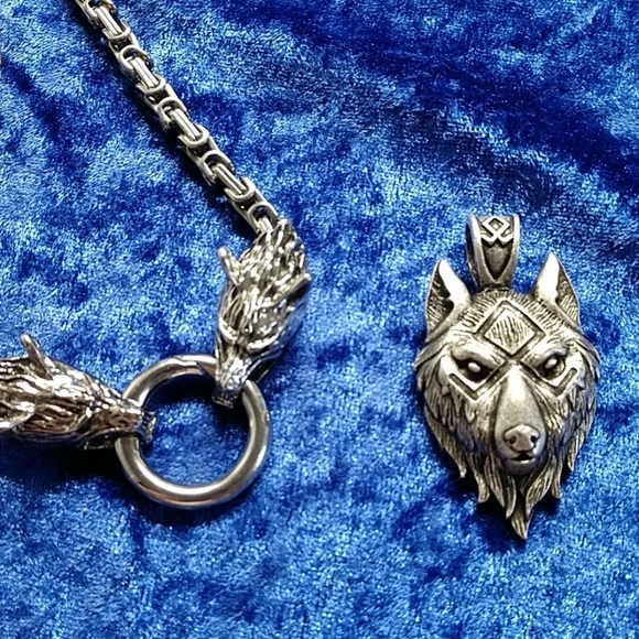 Versatile Nordic Viking Stainless Wolf Head Necklace Statement piece - Picture 9 of 14